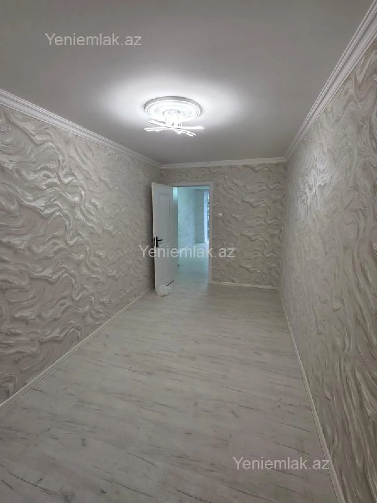 Satılır 2 otaqlı köhnə tikili 53 m²