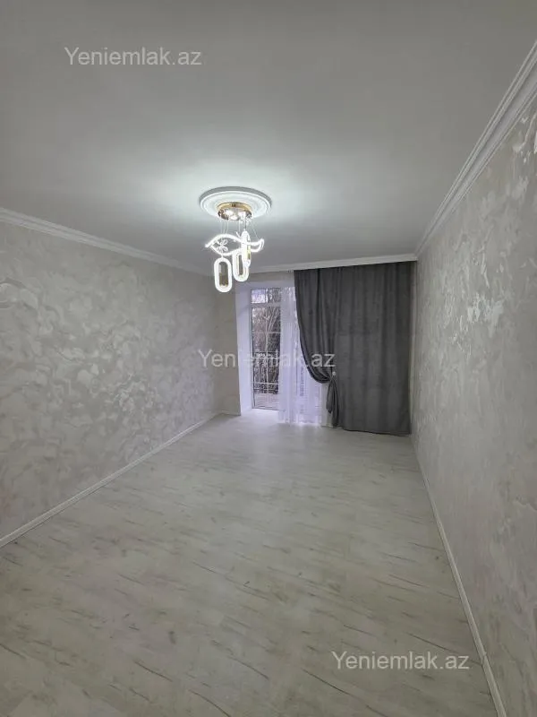 Satılır 2 otaqlı köhnə tikili 53 m²