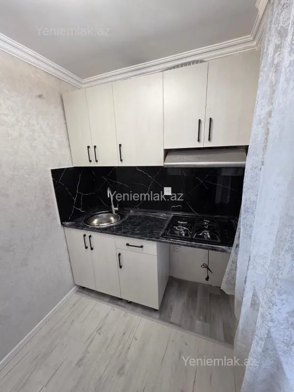 Satılır 2 otaqlı köhnə tikili 53 m²