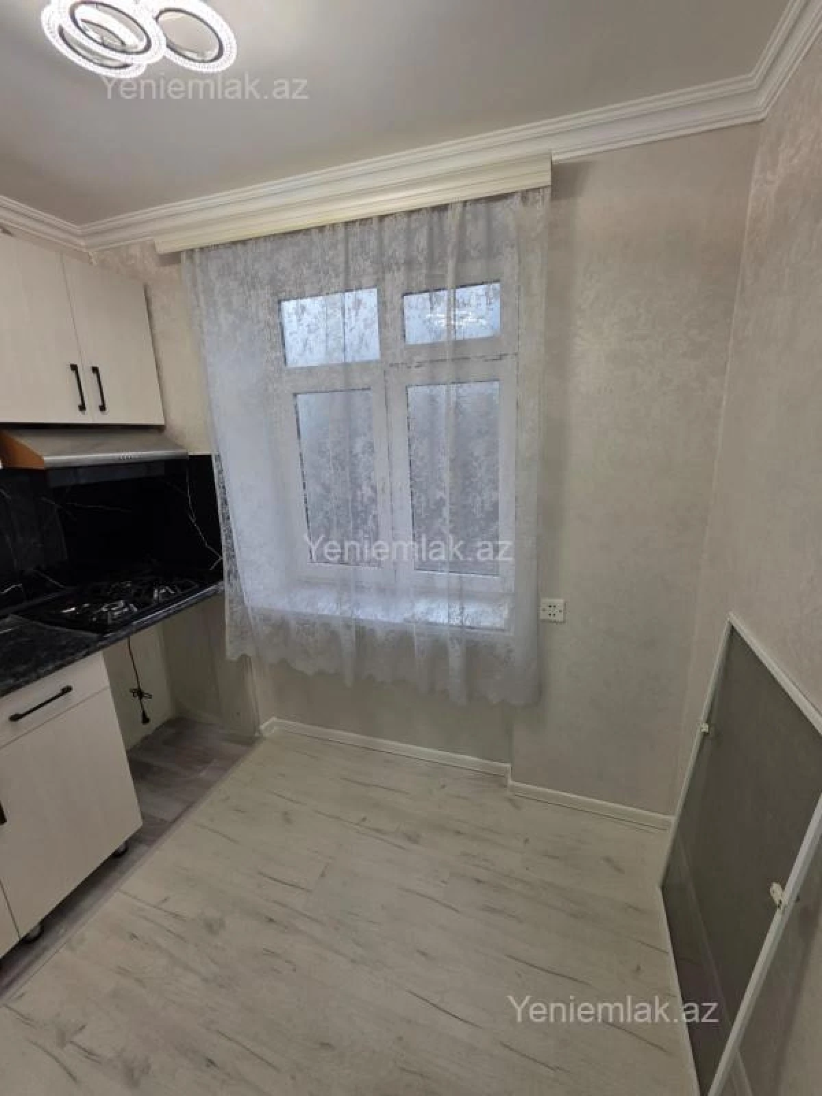 Satılır 2 otaqlı köhnə tikili 53 m²
