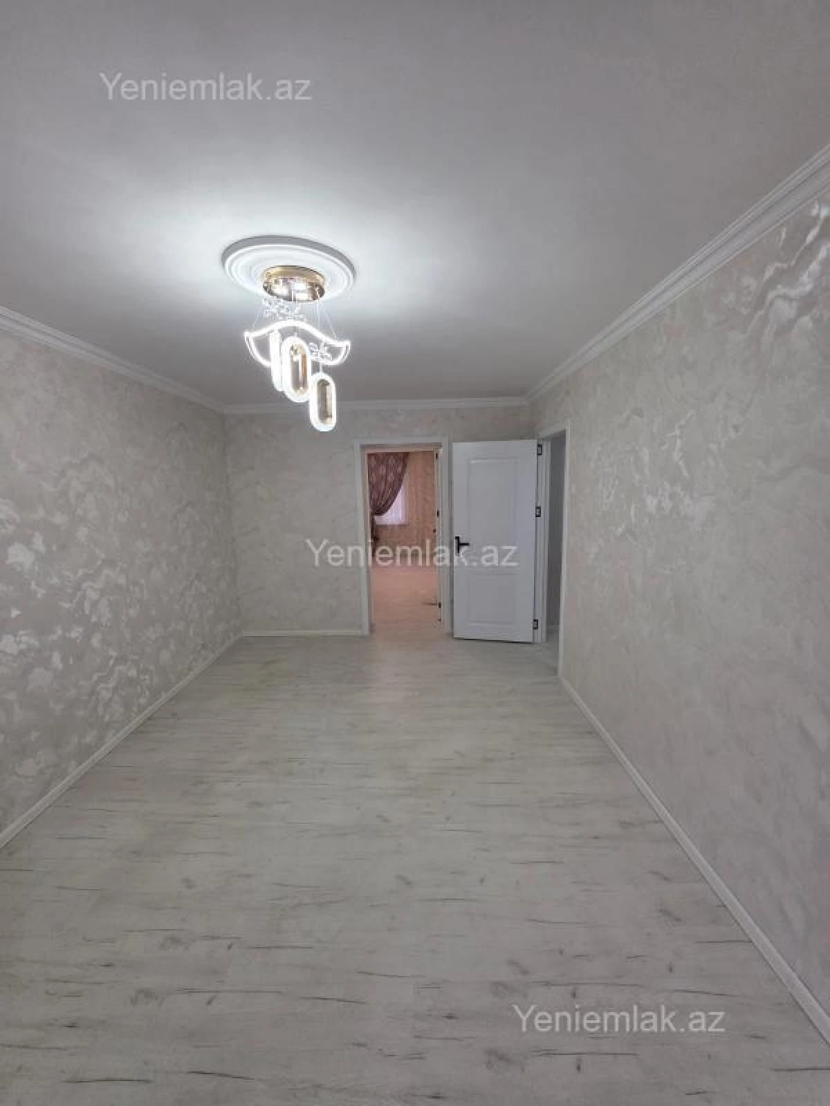 Satılır 2 otaqlı köhnə tikili 53 m²