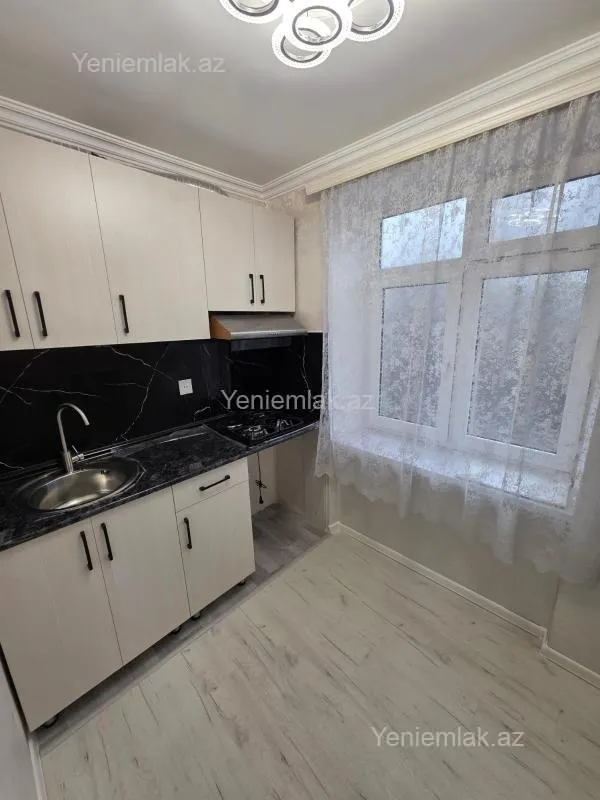 Satılır 2 otaqlı köhnə tikili 53 m²