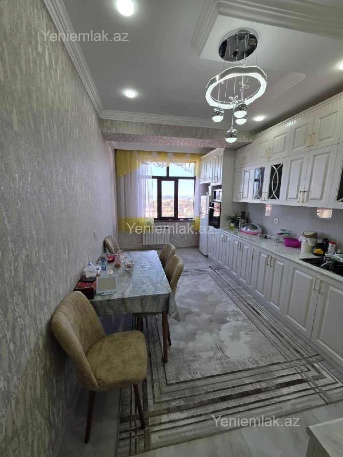 Satılır 3 otaqlı yeni tikili 130 m²