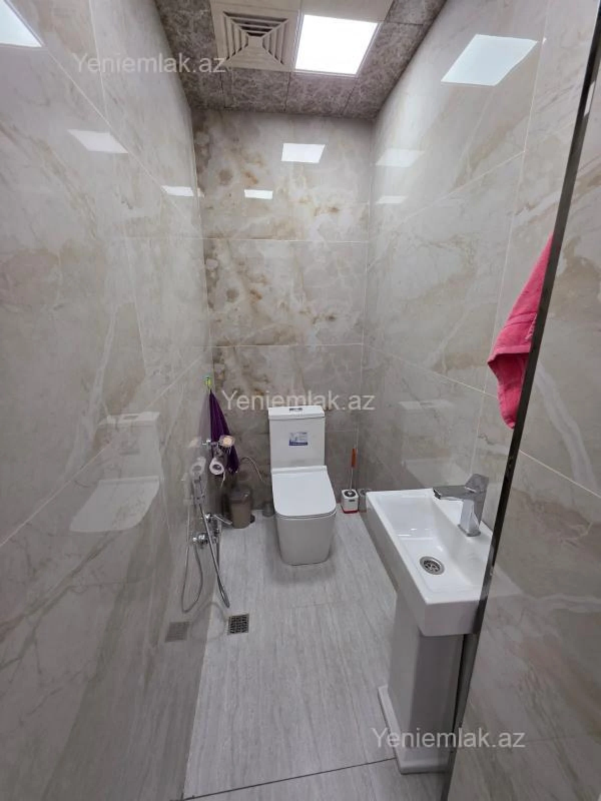 Satılır 3 otaqlı yeni tikili 130 m²