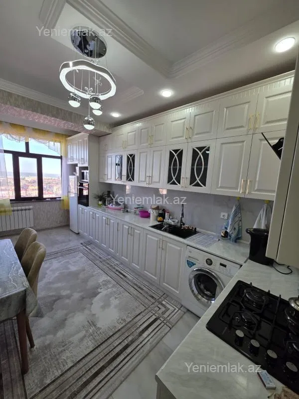 Satılır 3 otaqlı yeni tikili 130 m²