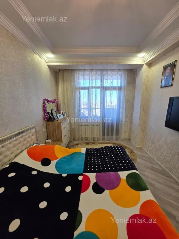 Satılır 3 otaqlı yeni tikili 130 m²