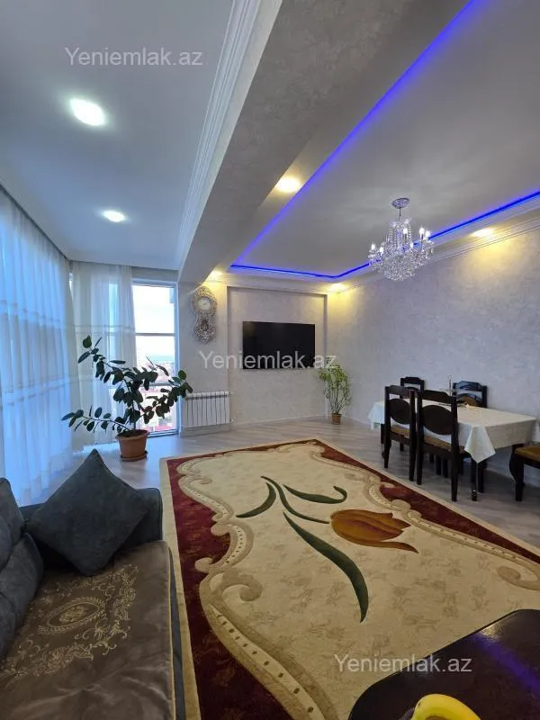 Satılır 3 otaqlı yeni tikili 130 m²