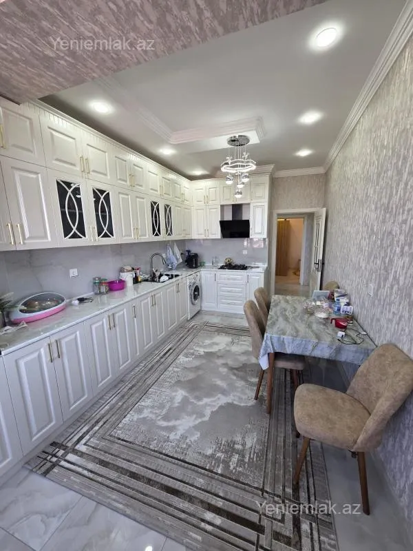 Satılır 3 otaqlı yeni tikili 130 m²