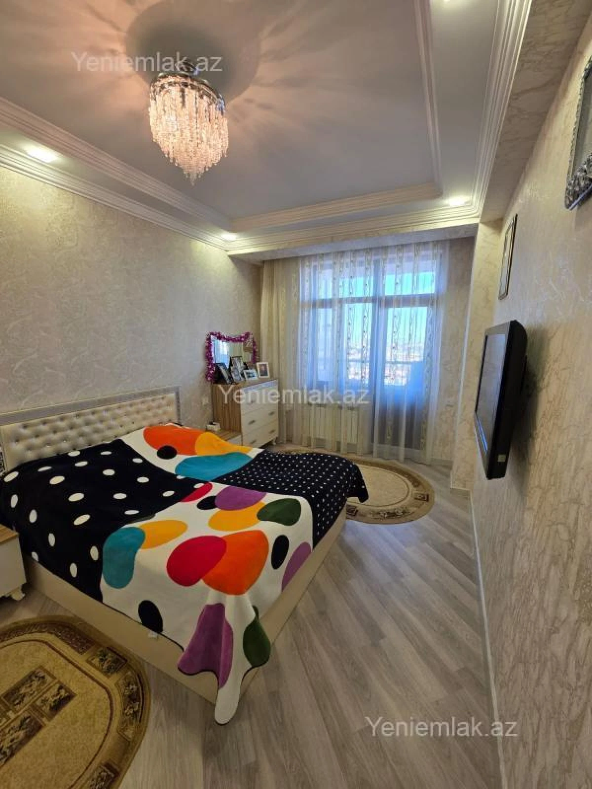 Satılır 3 otaqlı yeni tikili 130 m²