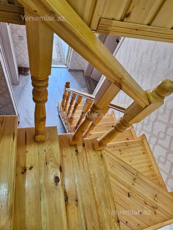 Satılır 4 otaqlı həyət evi 140 m²