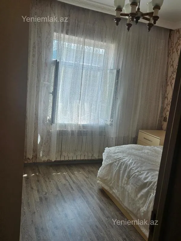Satılır 4 otaqlı həyət evi 140 m²