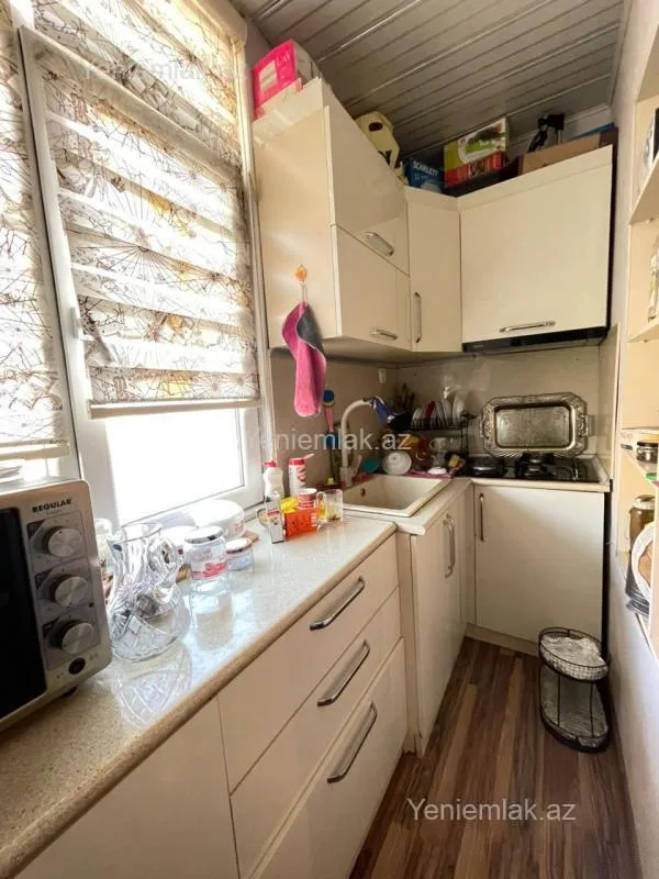 Satılır 2 otaqlı köhnə tikili 50 m²