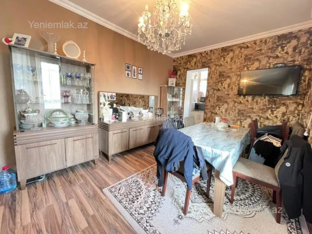 Satılır 2 otaqlı köhnə tikili 50 m²