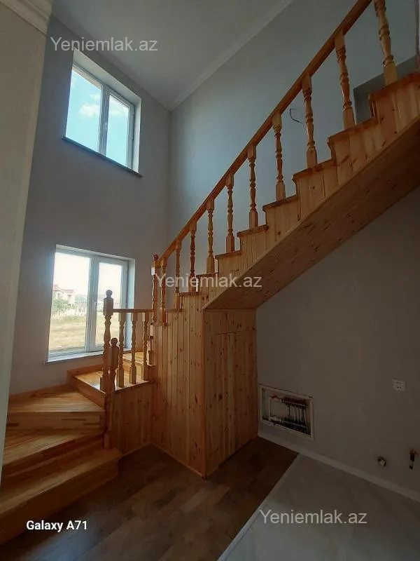Satılır 4 otaqlı həyət evi 140 m²