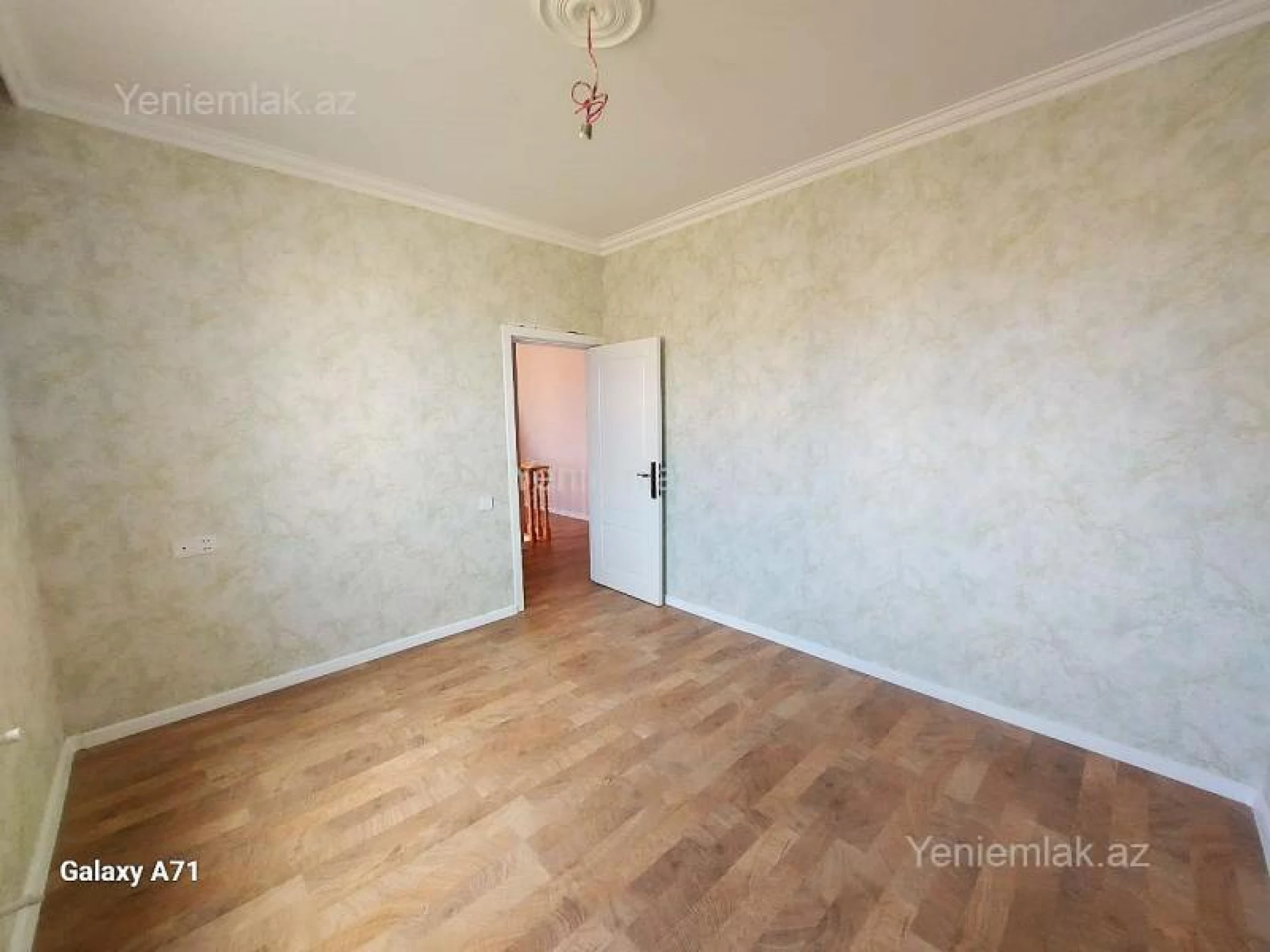 Satılır 4 otaqlı həyət evi 140 m²