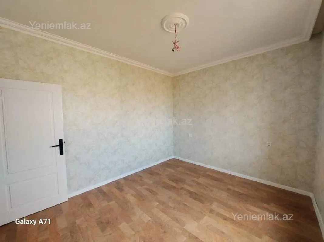 Satılır 4 otaqlı həyət evi 140 m²