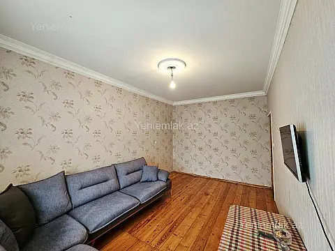 Satılır 4 otaqlı köhnə tikili 110 m²