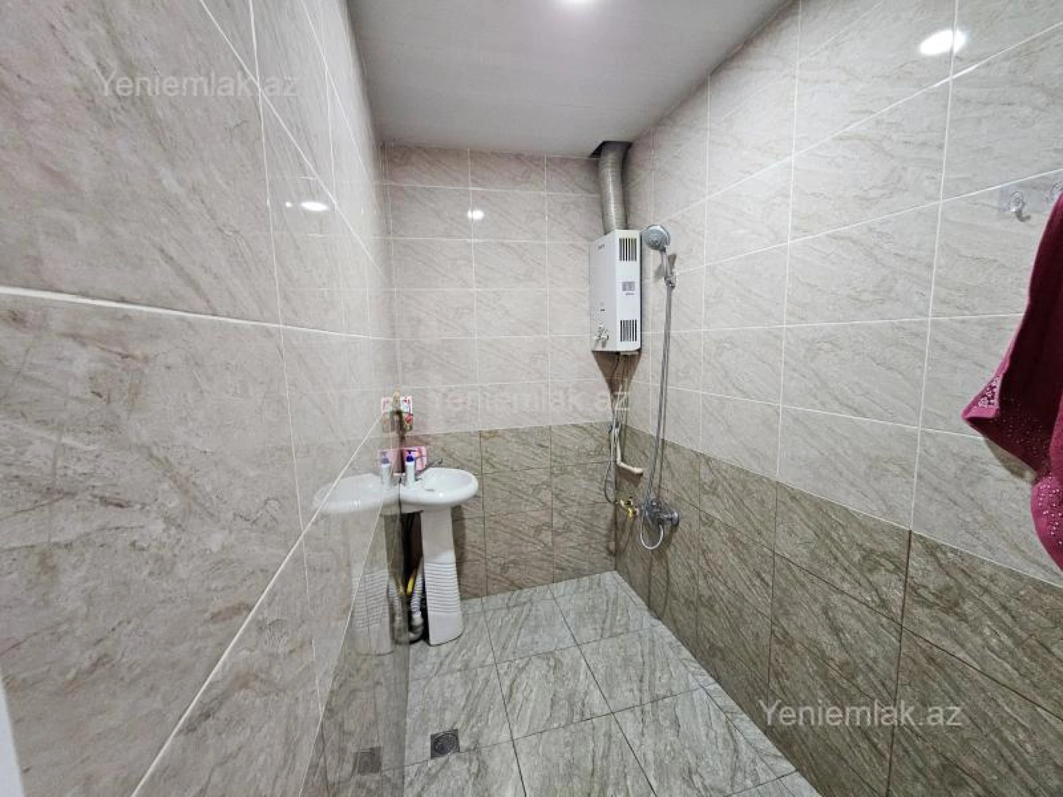 Satılır 4 otaqlı köhnə tikili 110 m²