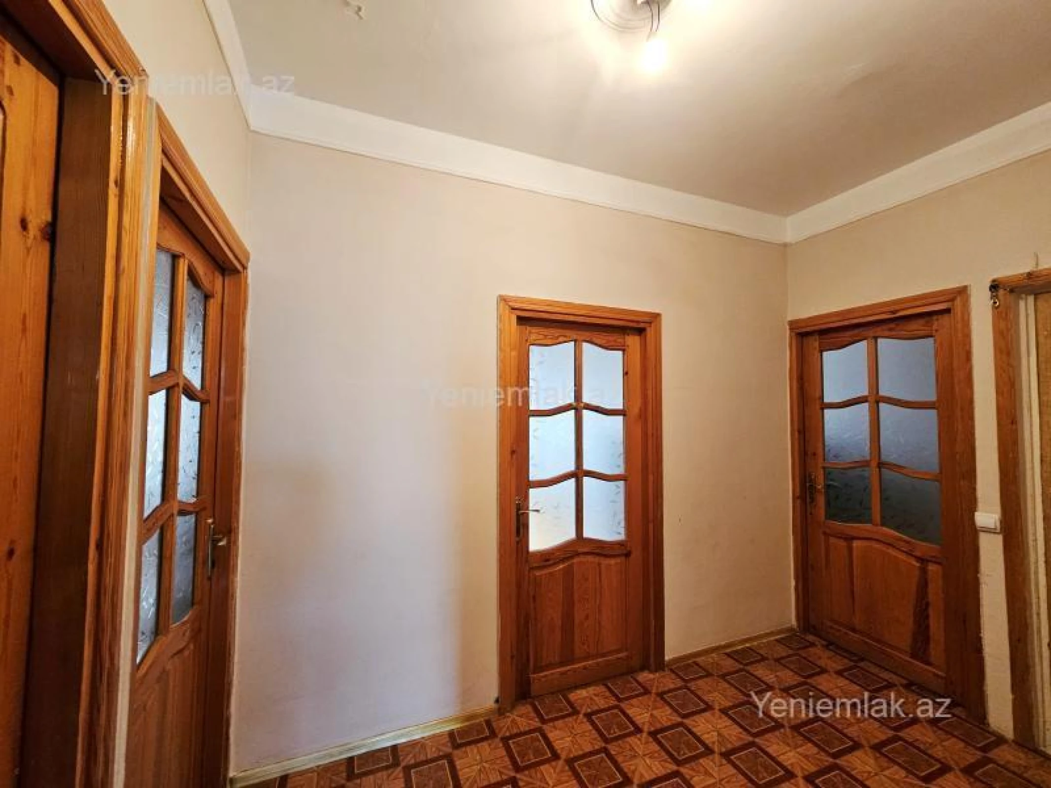 Satılır 4 otaqlı köhnə tikili 110 m²