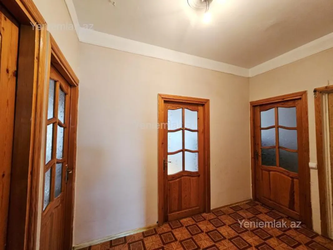 Satılır 4 otaqlı köhnə tikili 110 m²