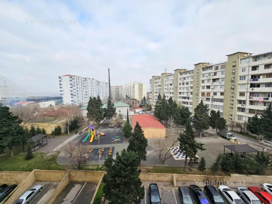 Satılır 4 otaqlı köhnə tikili 110 m²