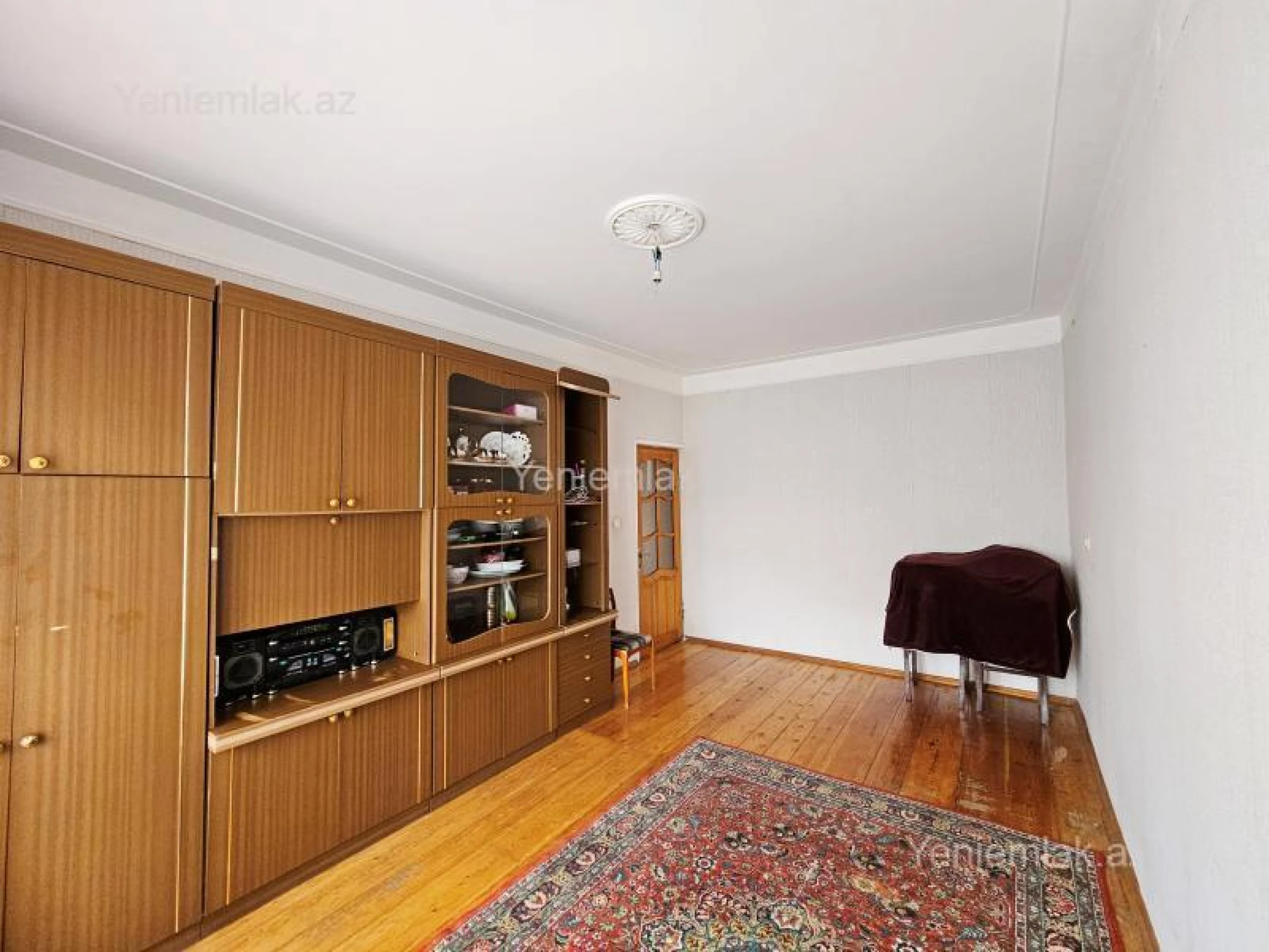 Satılır 4 otaqlı köhnə tikili 110 m²