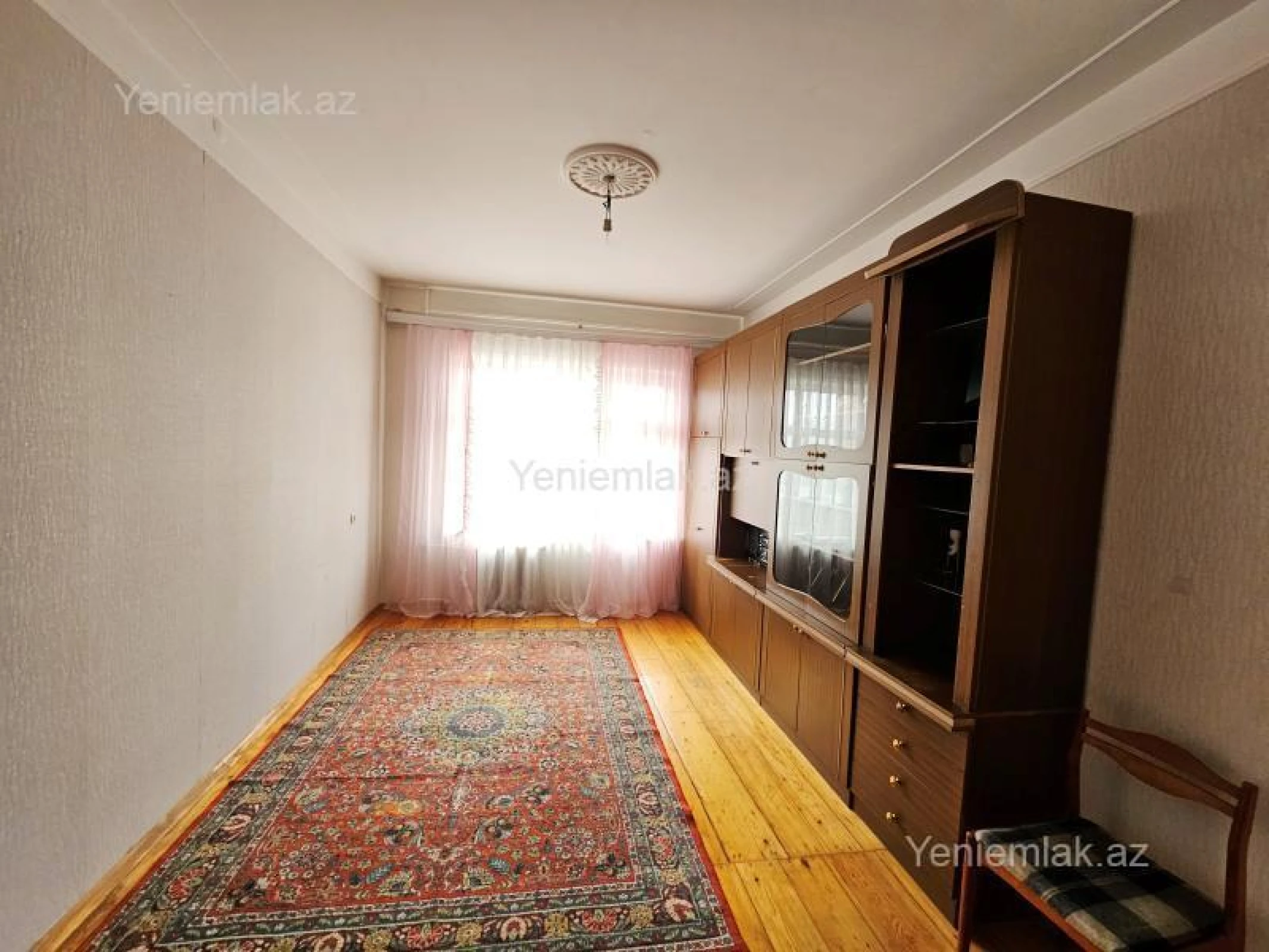 Satılır 4 otaqlı köhnə tikili 110 m²