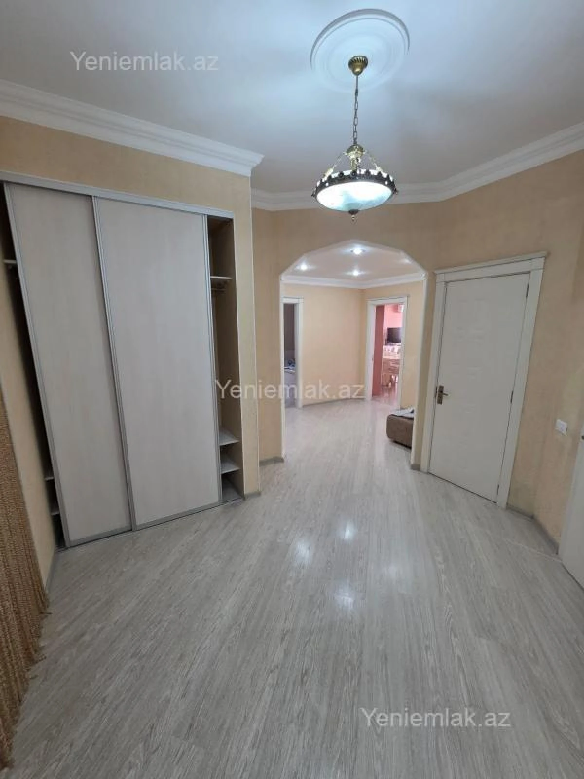 Satılır 3 otaqlı yeni tikili 136 m²
