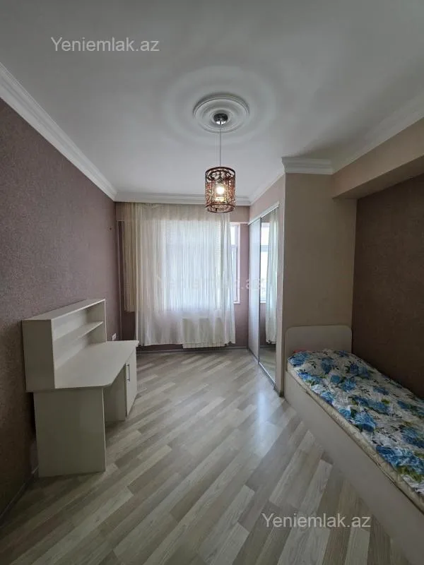 Satılır 3 otaqlı yeni tikili 136 m²