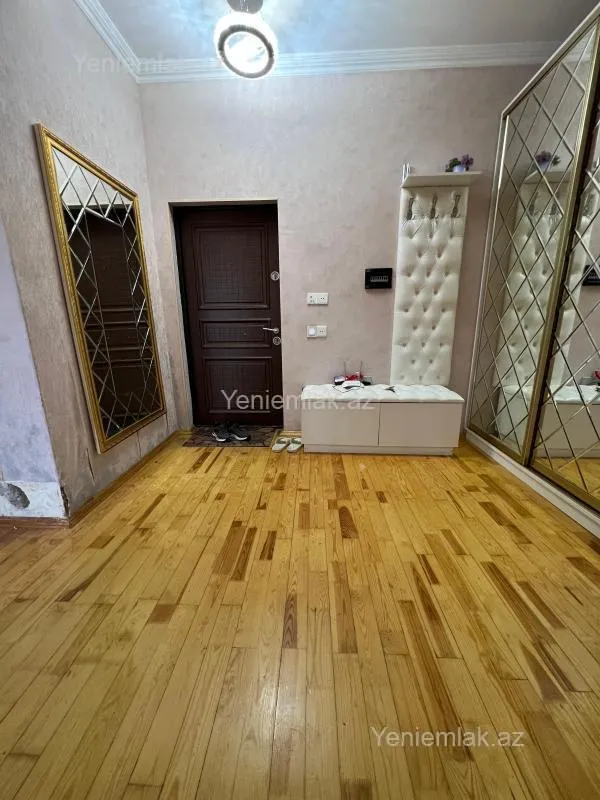 Satılır 2 otaqlı yeni tikili 75 m²