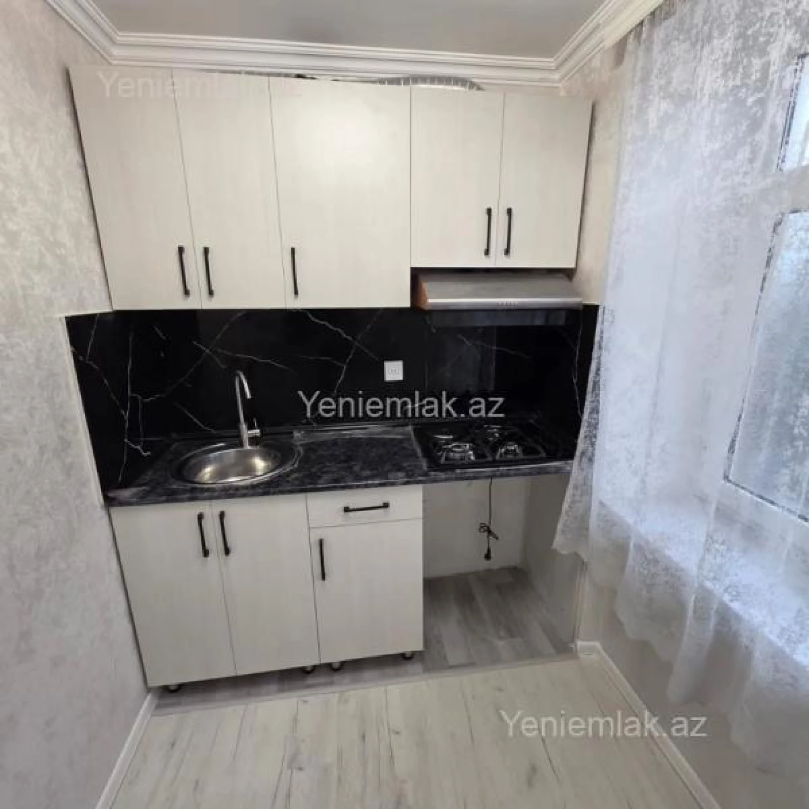 Satılır 2 otaqlı köhnə tikili 50 m²