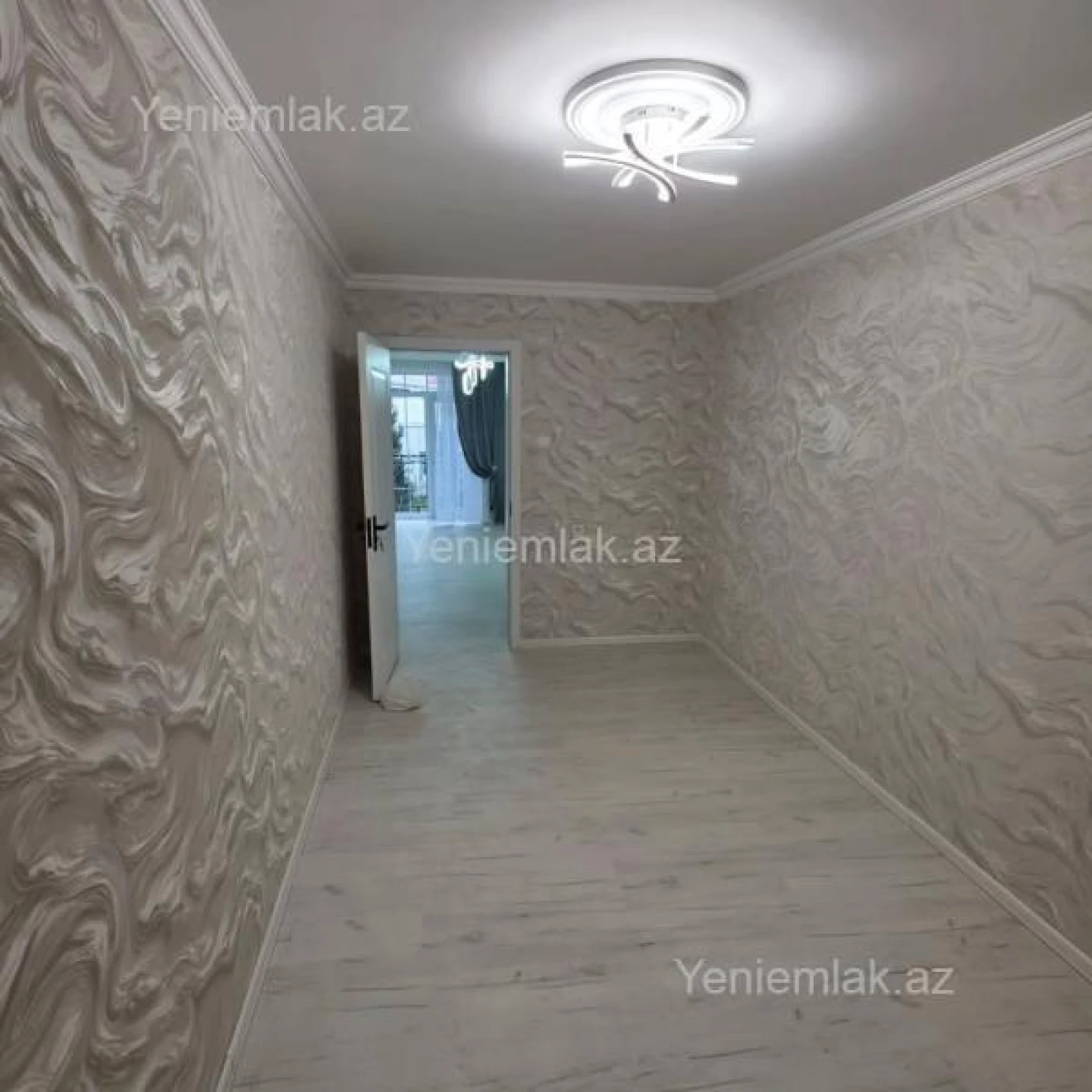 Satılır 2 otaqlı köhnə tikili 50 m²