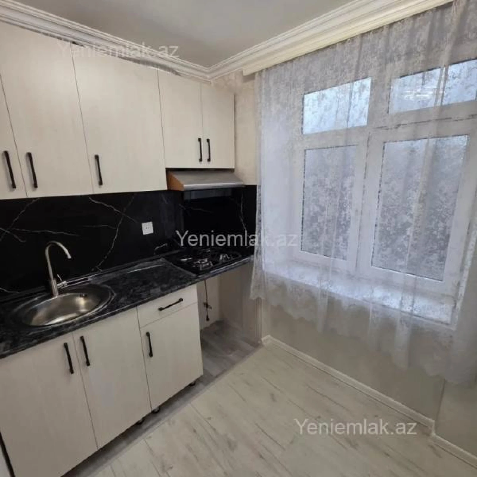 Satılır 2 otaqlı köhnə tikili 50 m²