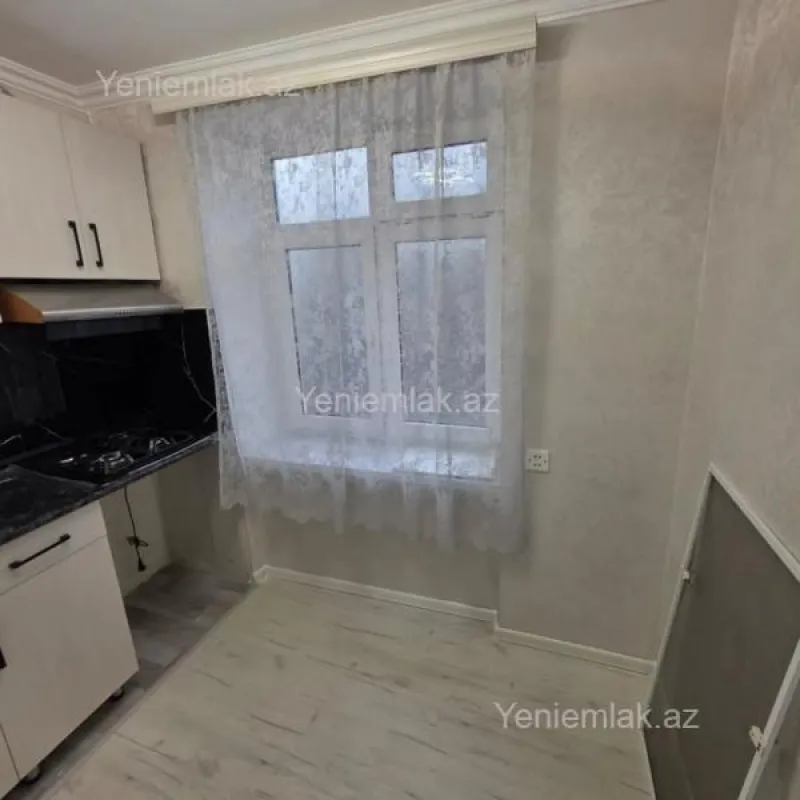 Satılır 2 otaqlı köhnə tikili 50 m²
