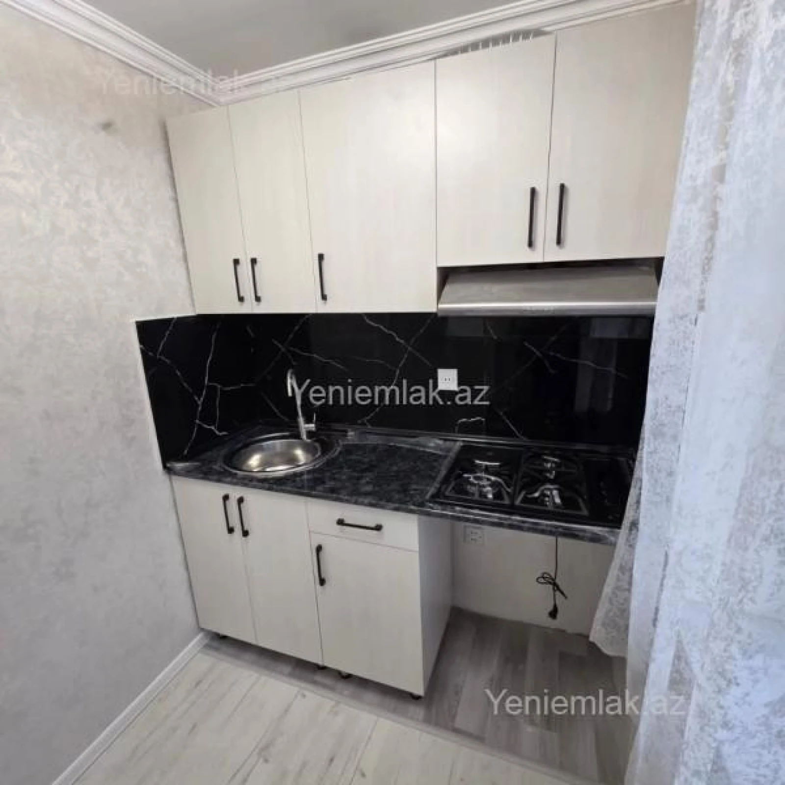 Satılır 2 otaqlı köhnə tikili 50 m²