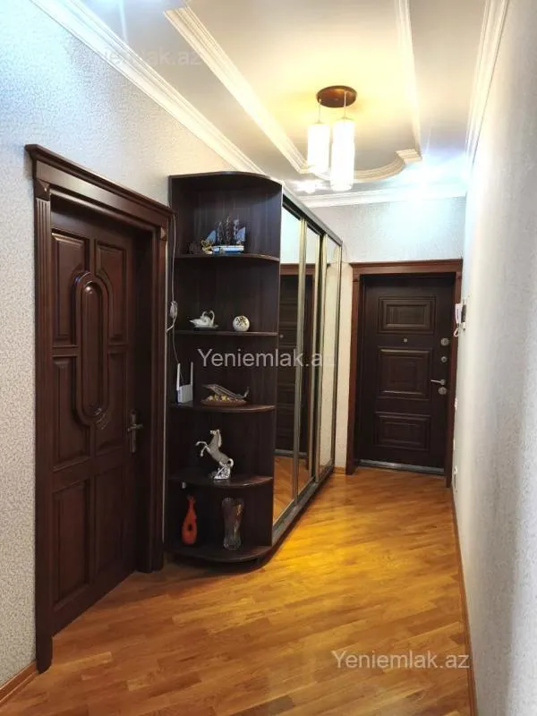 Satılır 3 otaqlı yeni tikili 108 m²