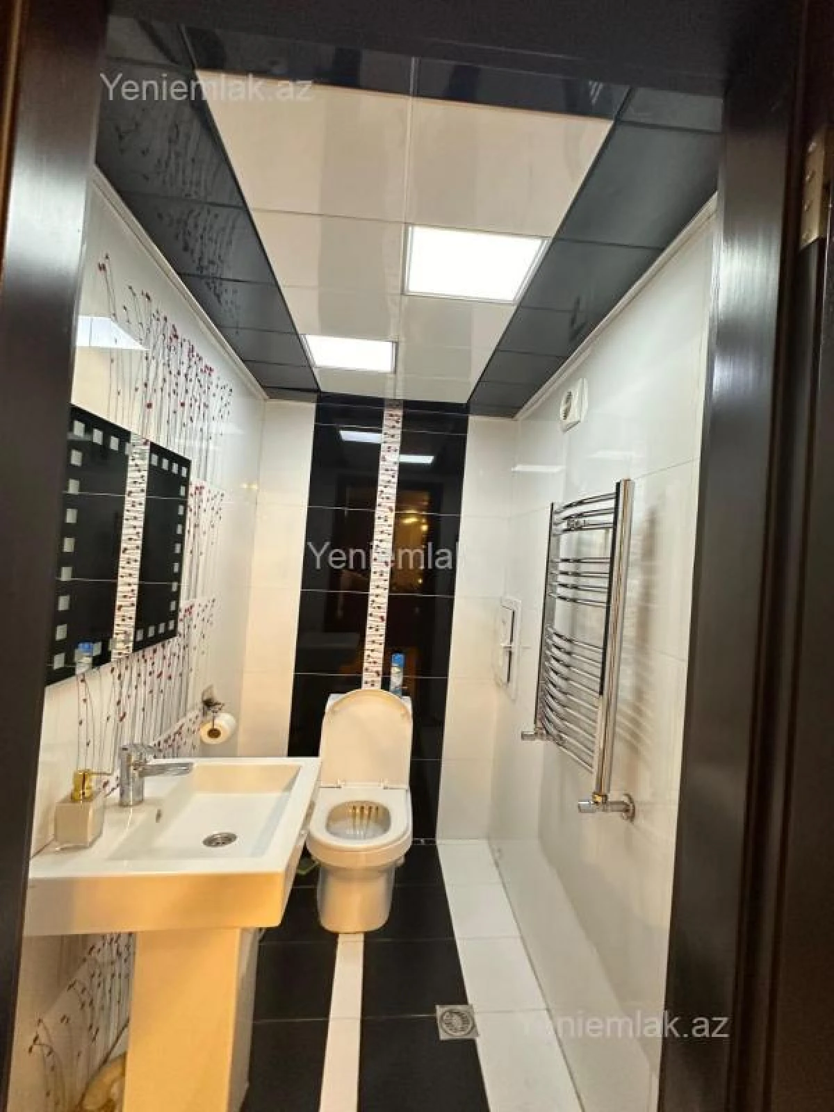 Satılır 3 otaqlı yeni tikili 115 m²