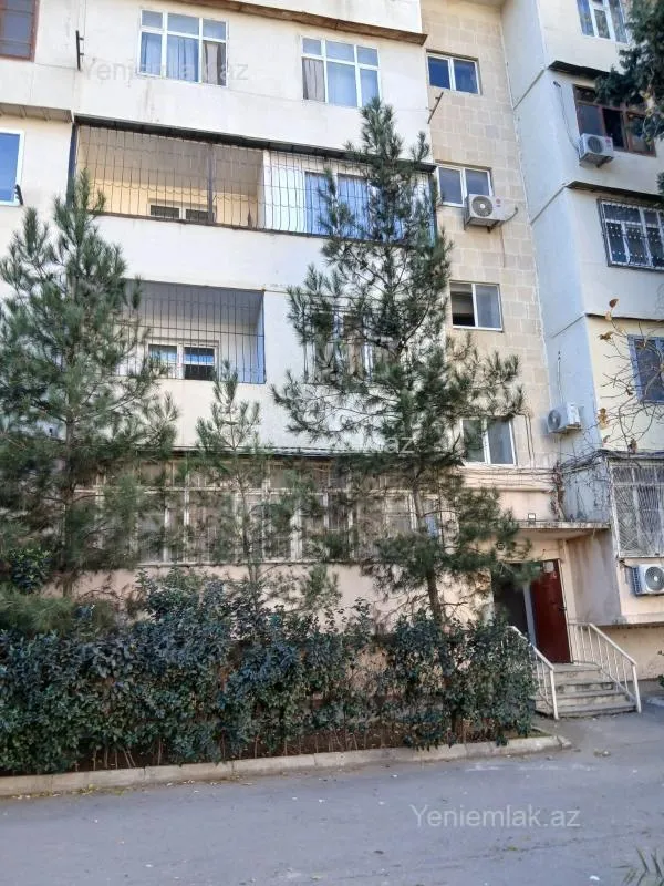 Satılır 5 otaqlı köhnə tikili 120 m²