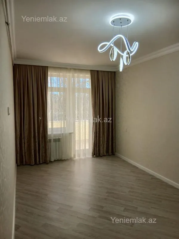 Satılır 5 otaqlı köhnə tikili 120 m²