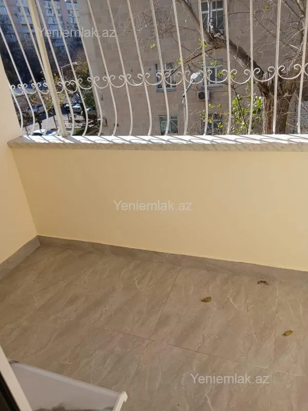 Satılır 5 otaqlı köhnə tikili 120 m²