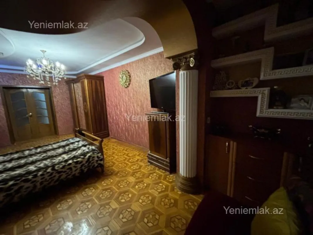 Satılır 5 otaqlı köhnə tikili 110 m²
