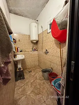 Satılır 2 otaqlı köhnə tikili 65 m²