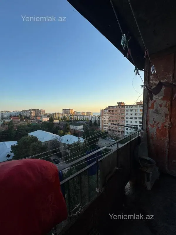 Satılır 2 otaqlı köhnə tikili 65 m²