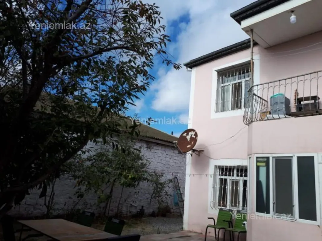Satılır 4 otaqlı həyət evi 150 m²