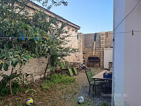 Satılır 4 otaqlı həyət evi 150 m²