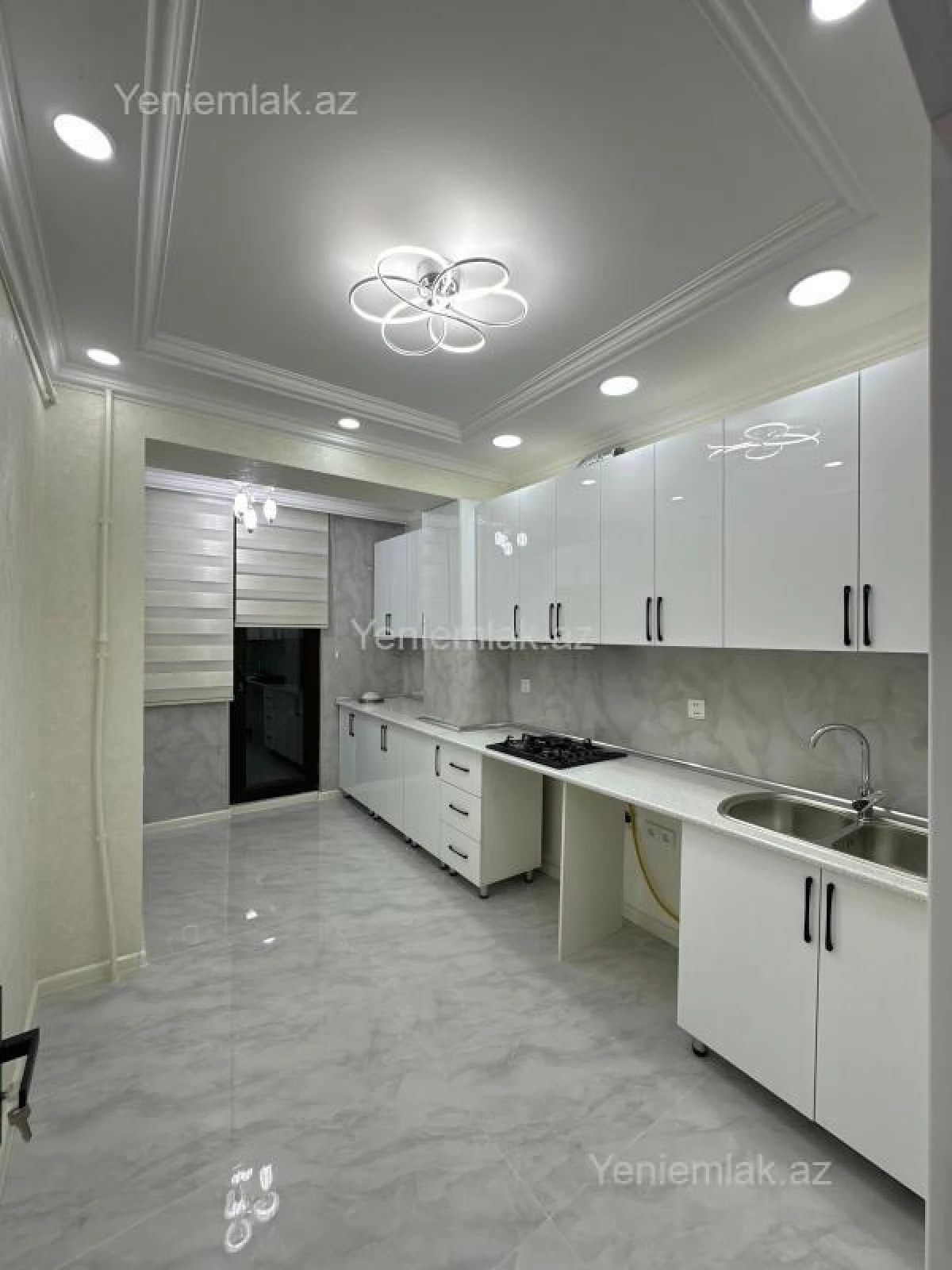 Satılır 3 otaqlı köhnə tikili 85 m²