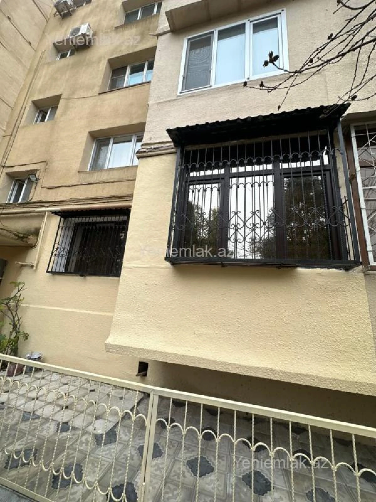 Satılır 3 otaqlı köhnə tikili 85 m²