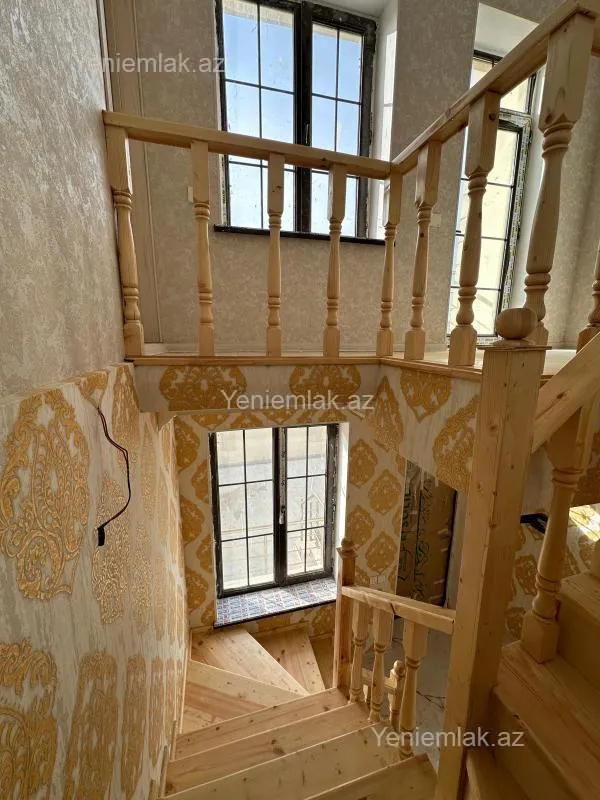 Satılır 4 otaqlı həyət evi 140 m²