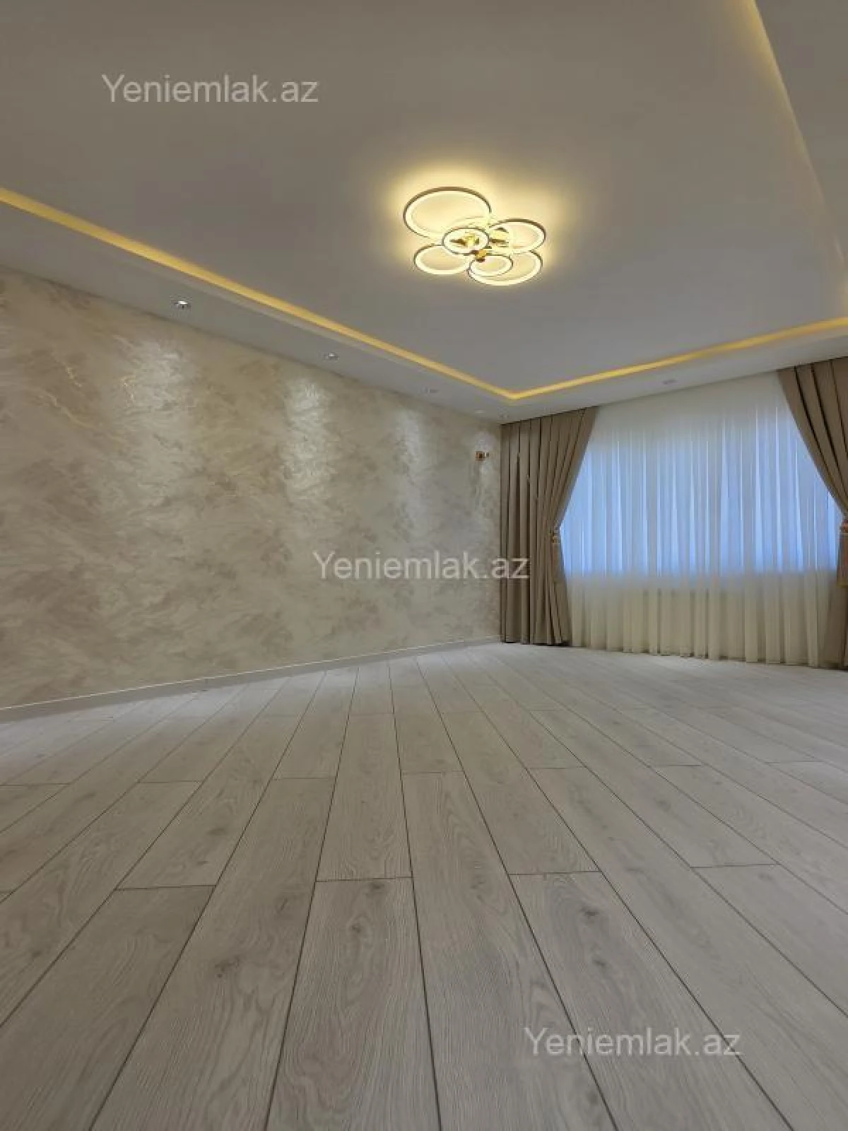 Satılır 2 otaqlı köhnə tikili 65 m²
