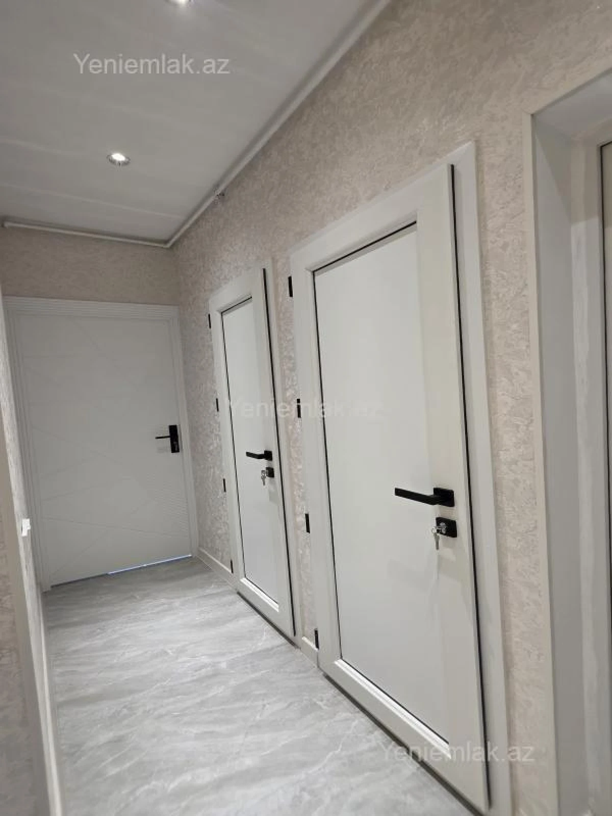 Satılır 2 otaqlı köhnə tikili 65 m²